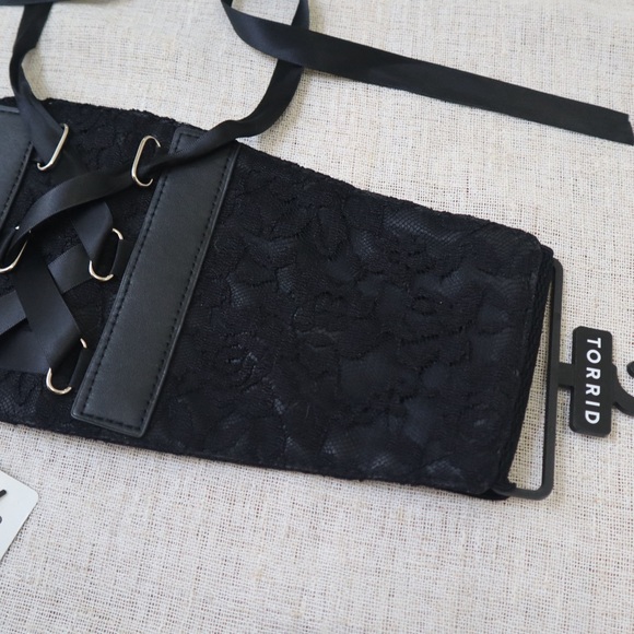 Torrid Black Lace Ribbon Corset NWT - Picture 14 of 15